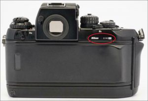 赤い丸の部分がシリアル番号です。末尾は隠してます。219万番代ですね。