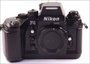 これがF4のフィルムカメラです。